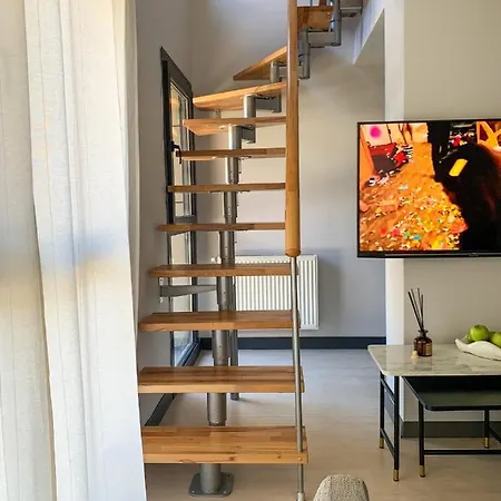 Sweet Apartment *